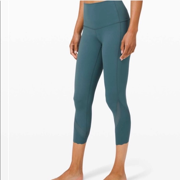 Lululemon Wunder Under Scalloped Hem Crop 23" - Picture 2 of 2